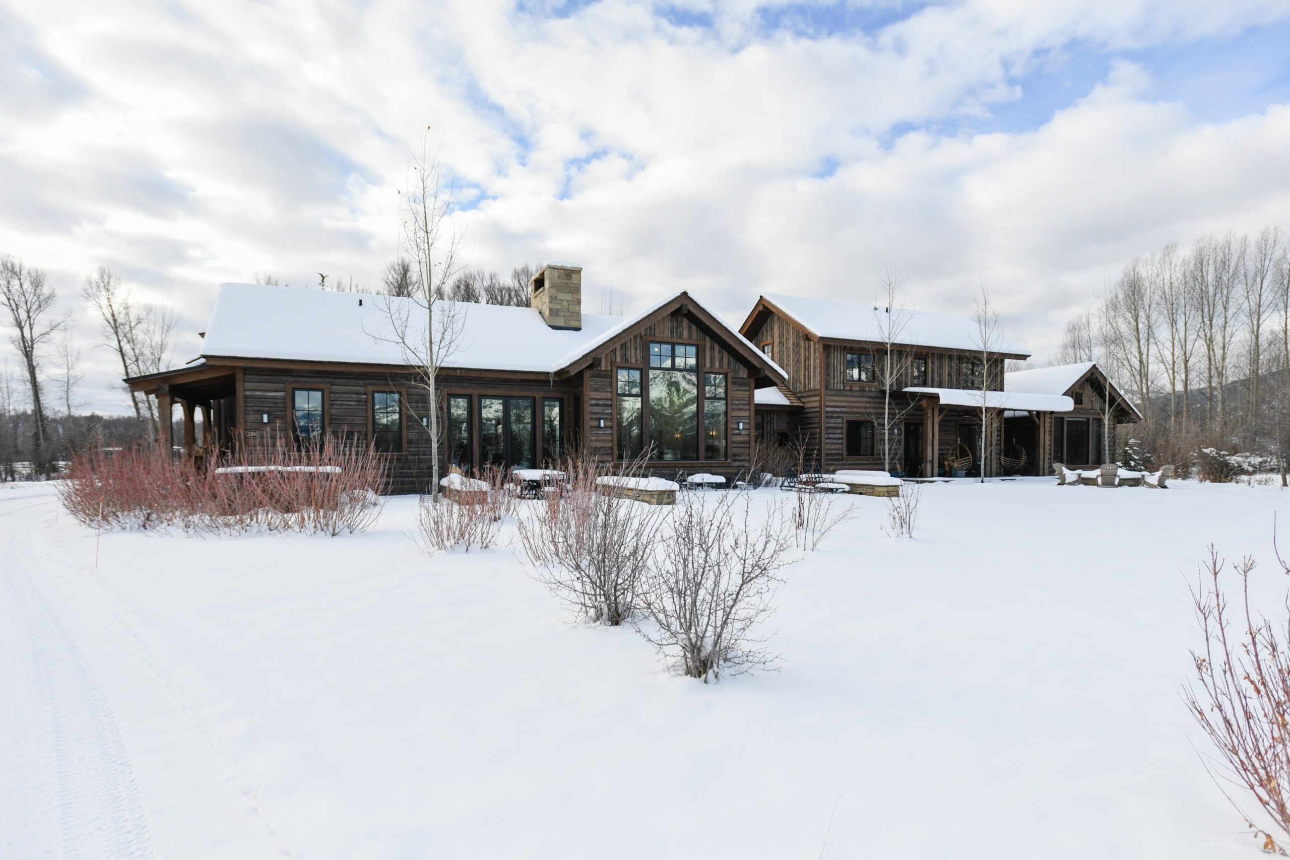 Make Jackson Hole Your New Year’s Resolution and Stay in One of These Retreats